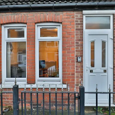 Devon St - Cozy Home, Free Easy Parking! Kingston upon Hull Exterior photo