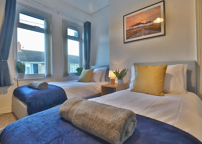 Devon St - Cozy Home, Free Easy Parking!