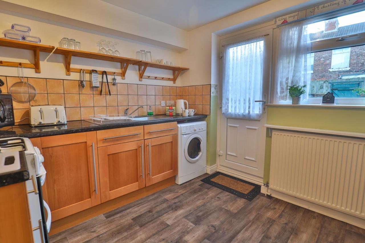 Devon St - Cozy Home, Free Easy Parking!